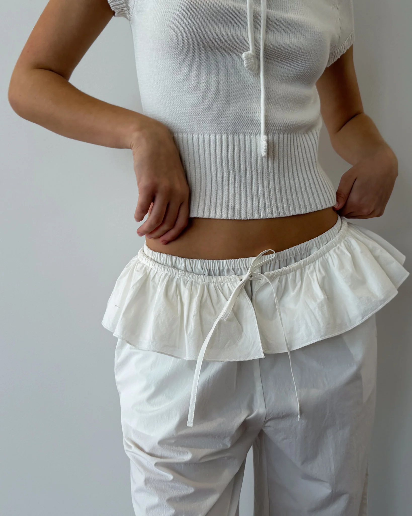 Detachable Ruffle Belt Pant - White - Image 8
